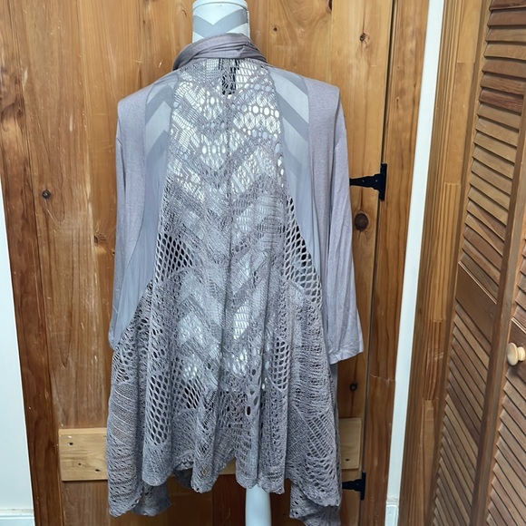Lavanya woman 1X taupe waterfall cardigan/duster - Picture 4 of 5